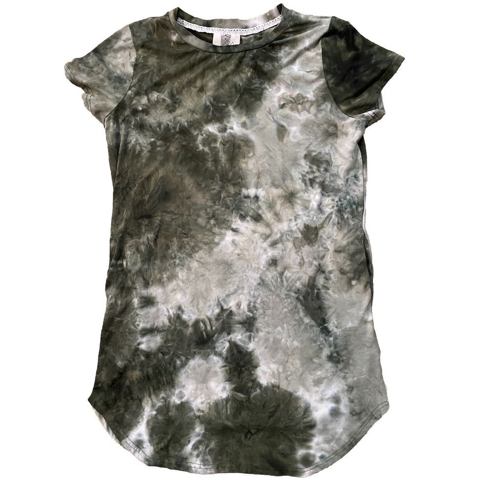 Lili's Closet T-Shirt Women‎ Medium Green Tie Dye Curved Hem Grunge Indie Goth